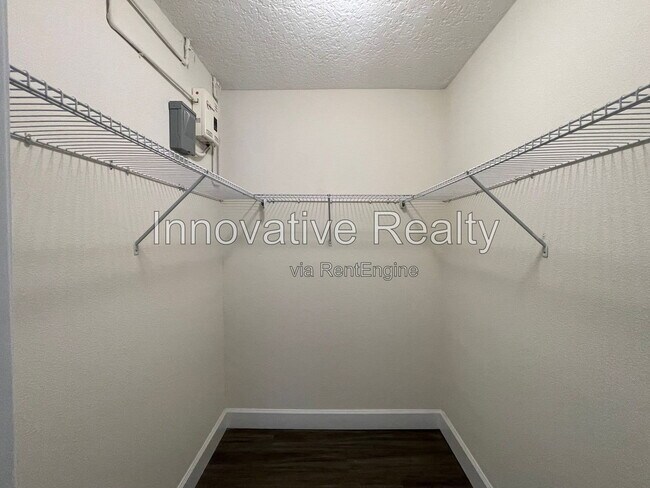 Building Photo - 5226 Davisson Ave