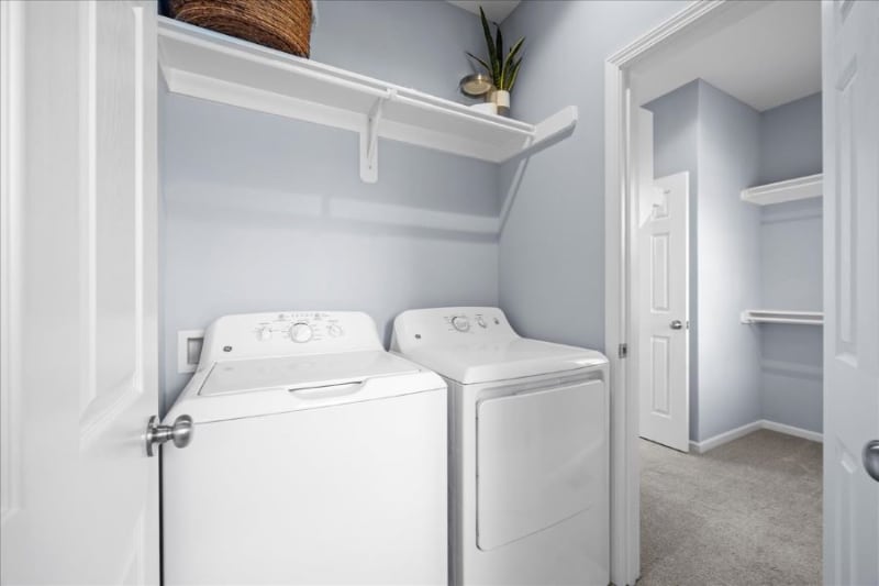 Building Photo - 731 N 74 St