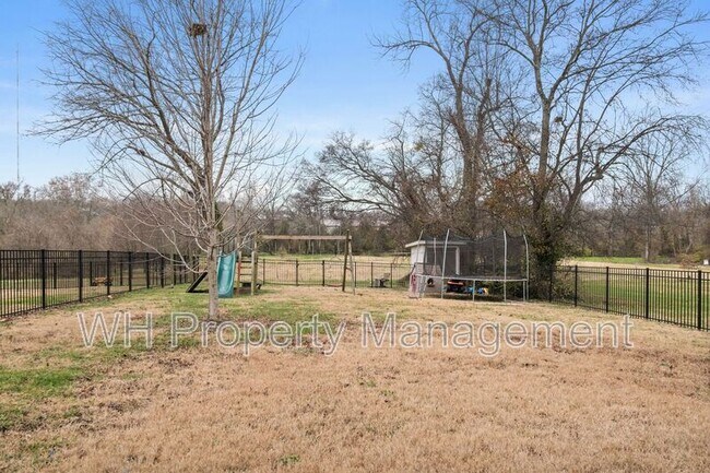 Building Photo - 311B 54th Ave N