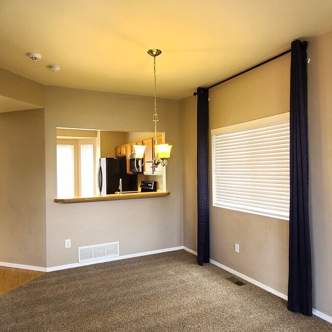 Building Photo - Beautiful home in Briargate Fairfax - D20 - ready to move in NOW!