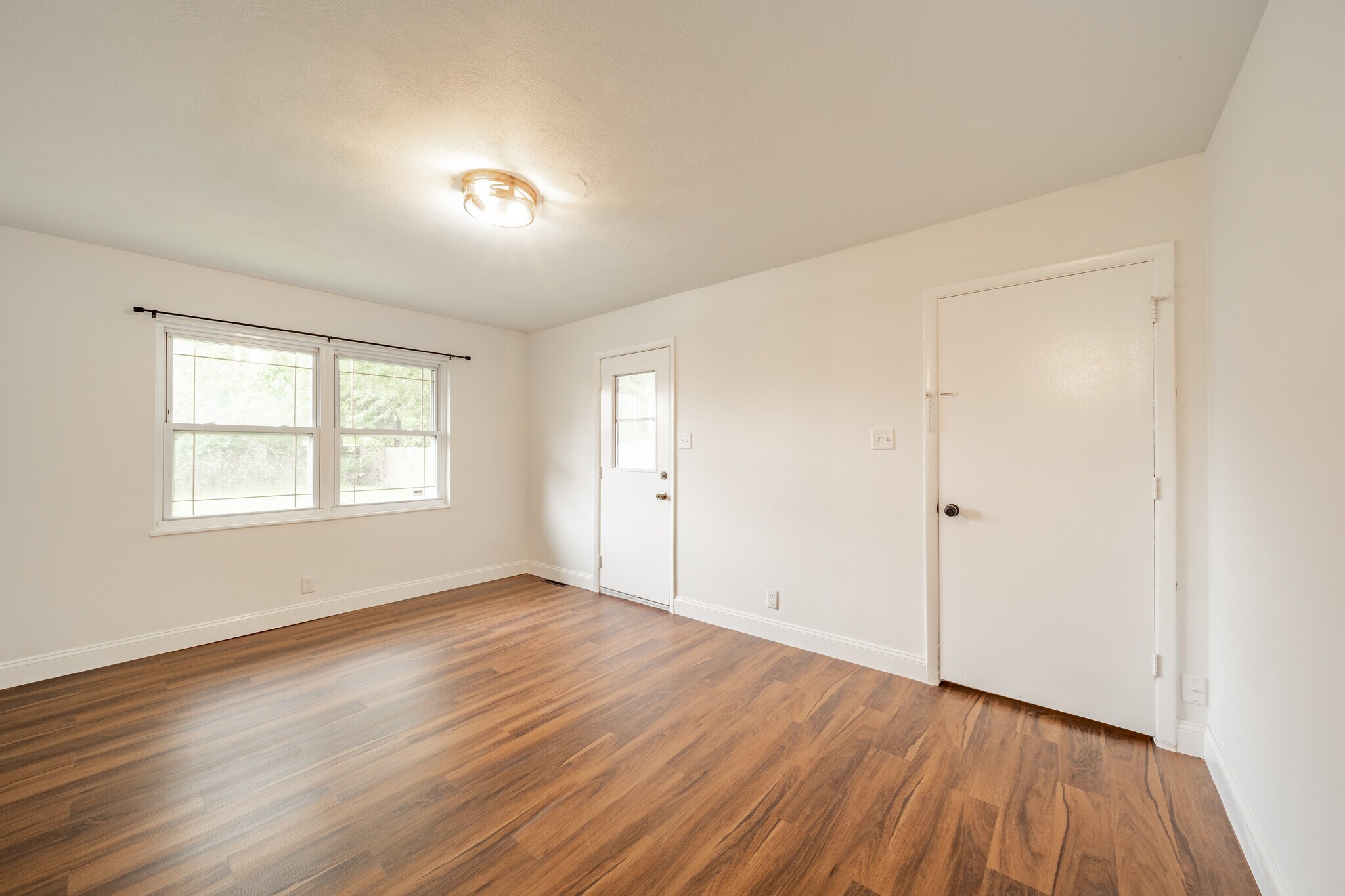 Building Photo - 7847 Southfield Dr