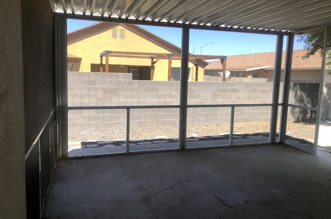 Building Photo - Coming Soon!  Beautifully Updated Home with Screened Porch Retreat