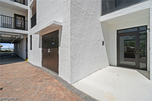 Building Photo - 6400 Estero Blvd