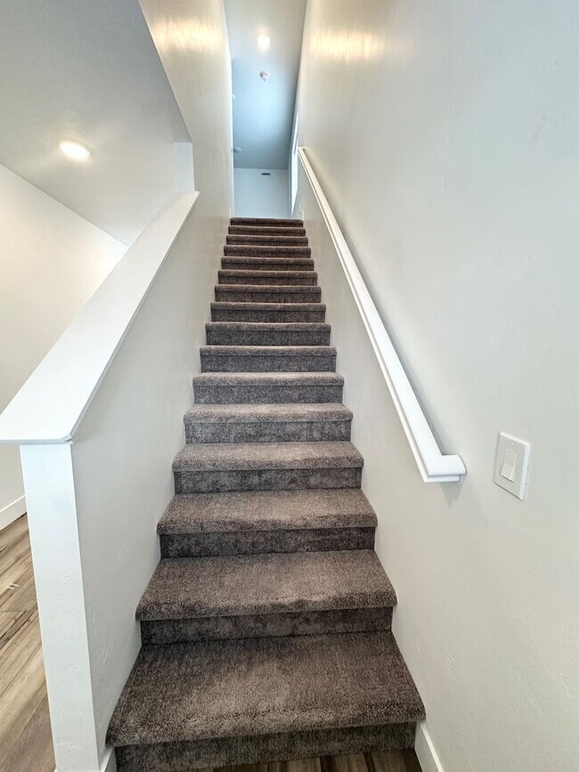 Building Photo - Luxury Townhome available now!