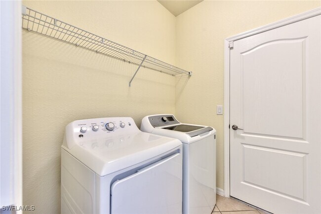 Building Photo - 13566 Messino Ct