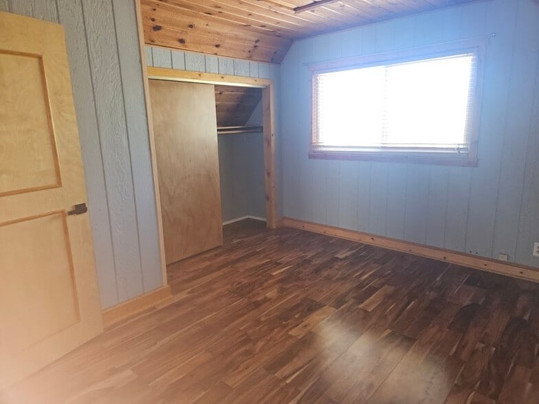 Building Photo - 15325 Acacia Way