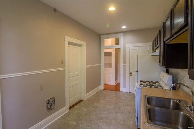 Building Photo - 4141 Flad Ave