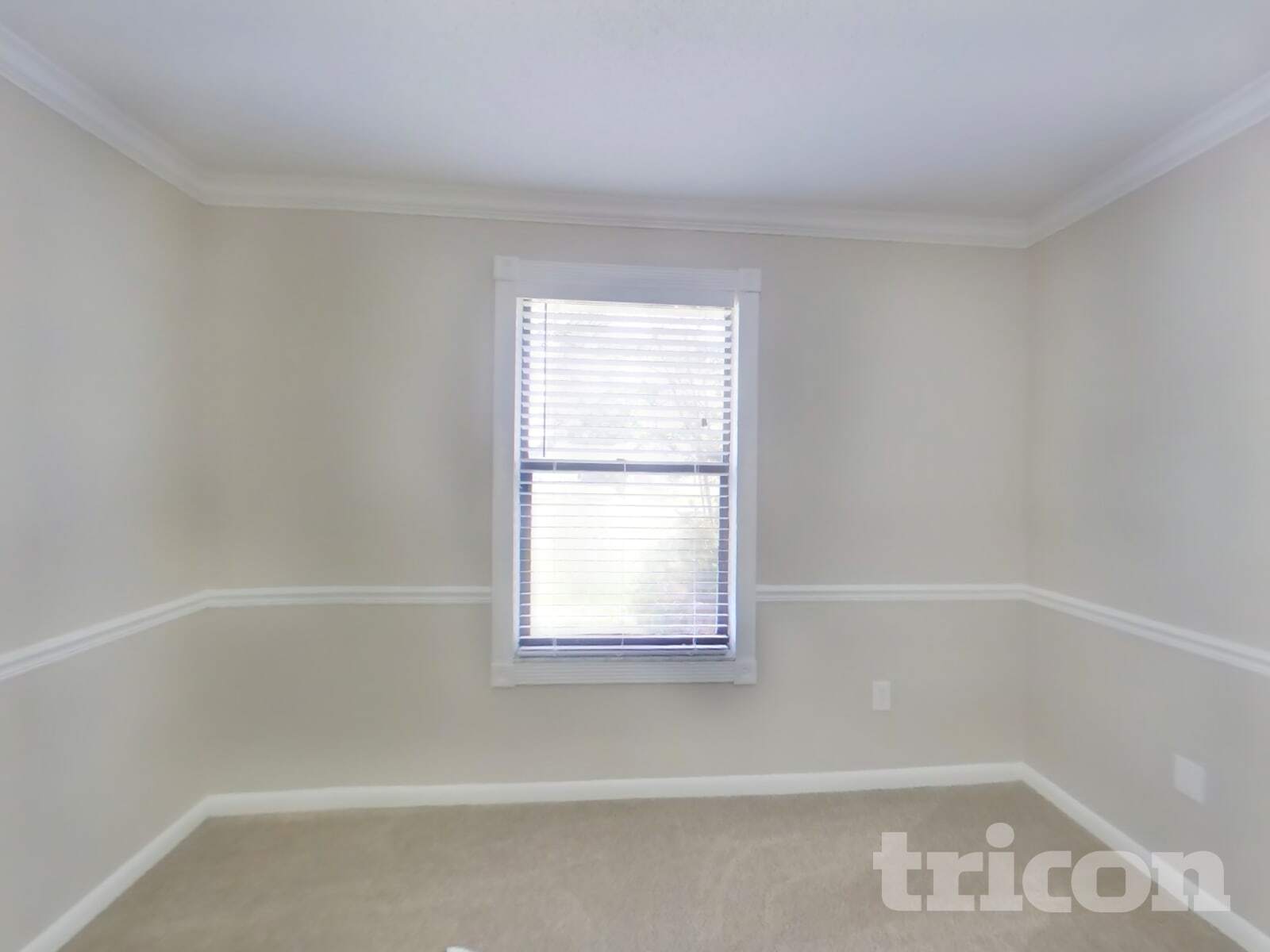 Building Photo - 4324 Queensway Dr
