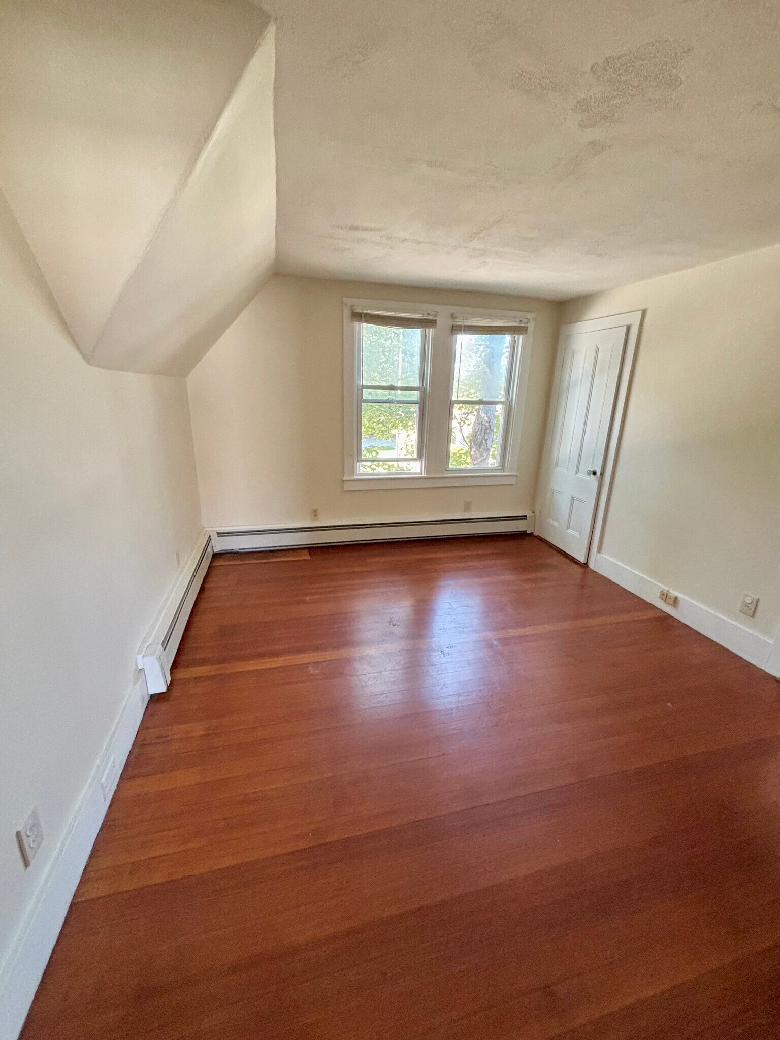 Bedroom - 262 Pleasant St