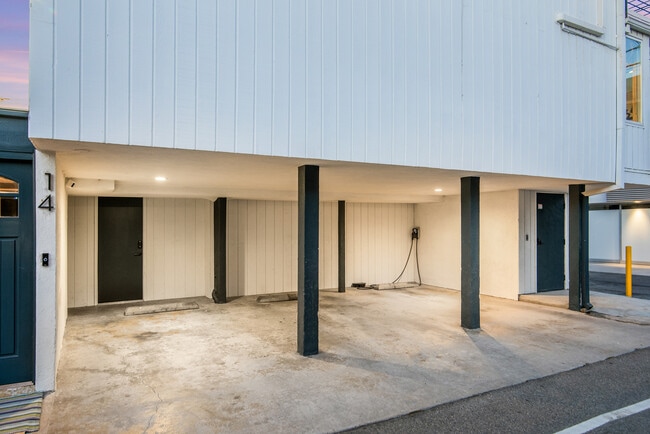 Building Photo - 12 Westwind St