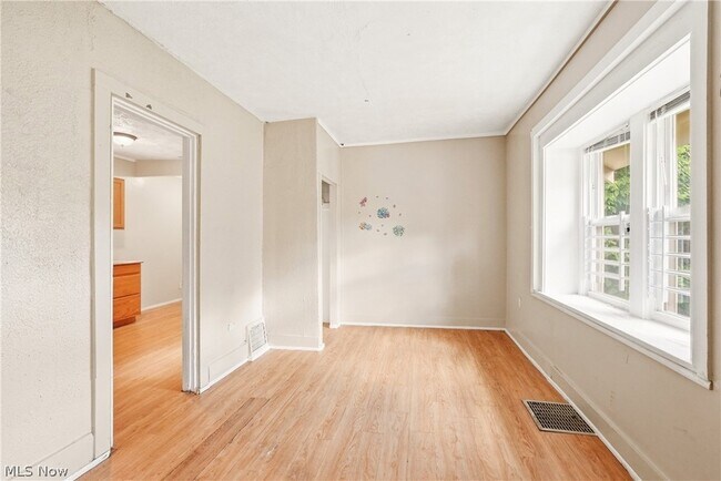 Building Photo - 285 Sumner Ct