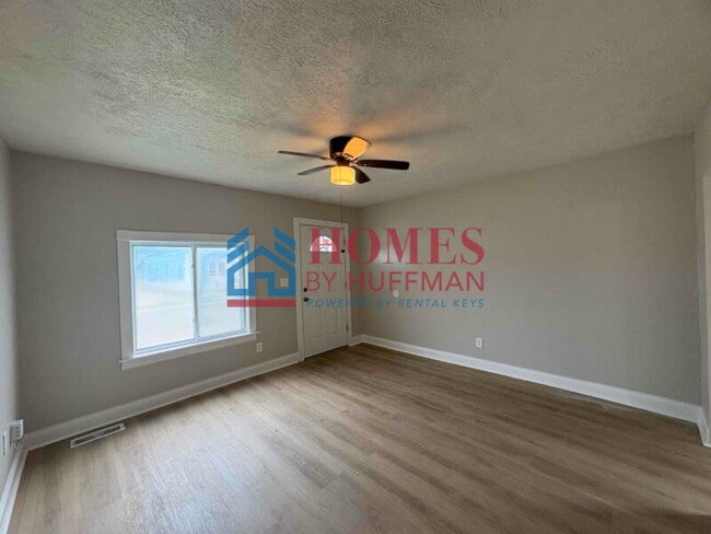 Building Photo - Westside | Two Bedroom House | Move in Ready