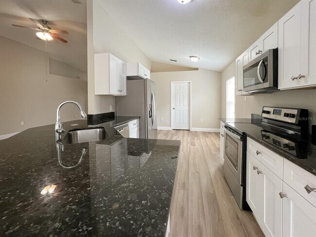 Building Photo - 522 Grand Royal Cir