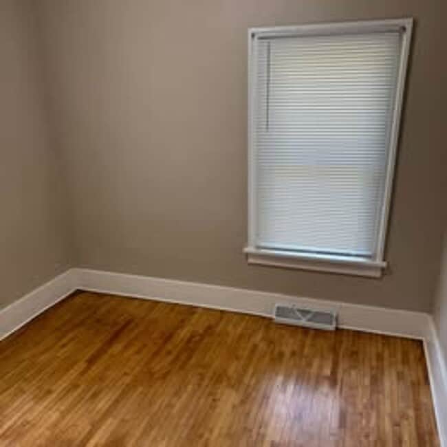 Building Photo - 2 Bedroom House for Rent