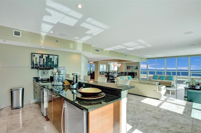 Building Photo - 101 S Fort Lauderdale Beach Blvd