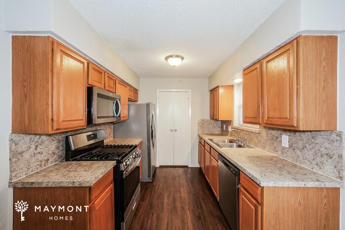 Building Photo - 10424 Muskogee Dr