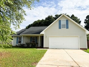 Building Photo - Beautiful 3 Bed Plus Bonus Room Raeford Home