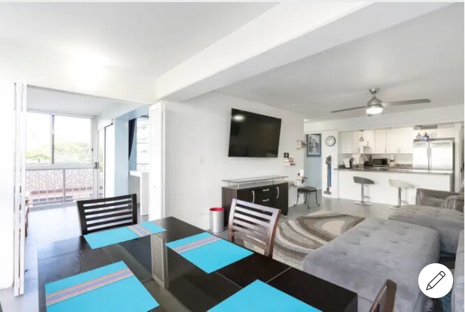 Building Photo - 2575 Kuhio Ave