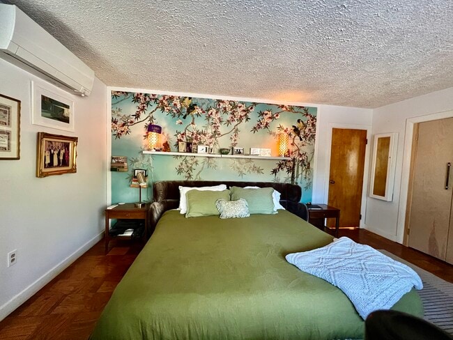 Master bedroom - King bed - 7 Gleason St