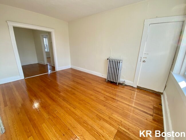 Building Photo - 127 Sutherland Rd