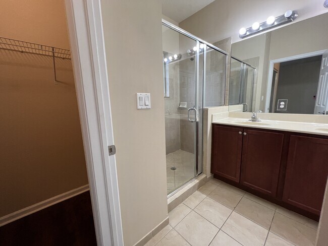 Building Photo - 3222 NW 31st Terrace