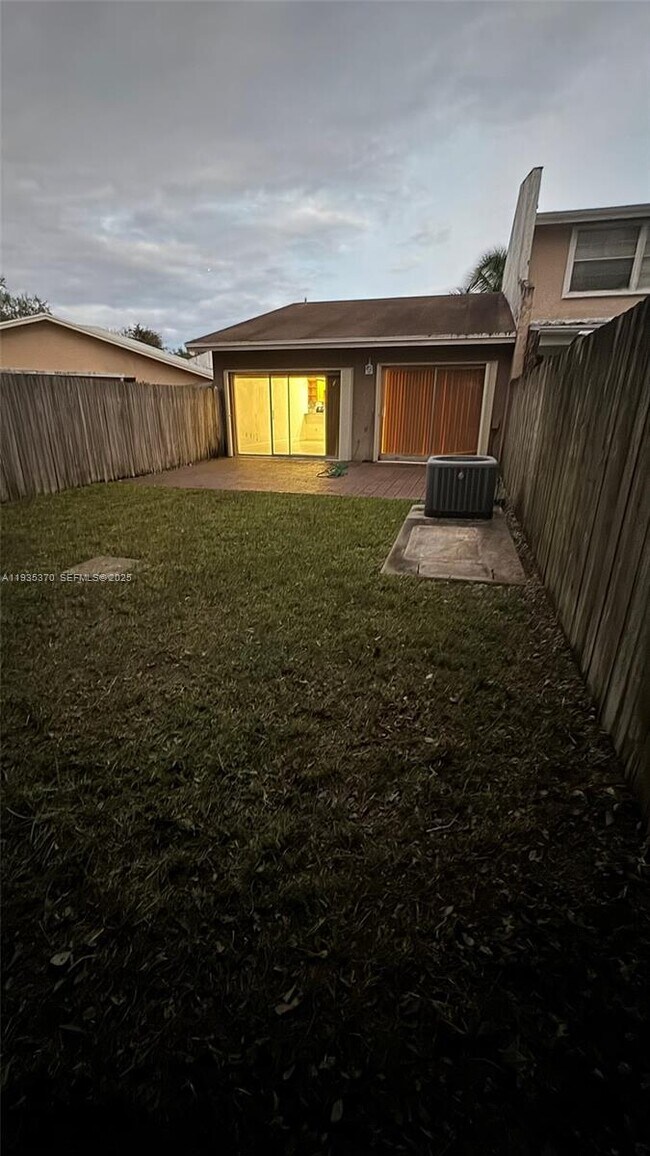 Building Photo - 9636 SW 147th Ct