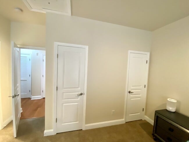 Building Photo - Broad Creek