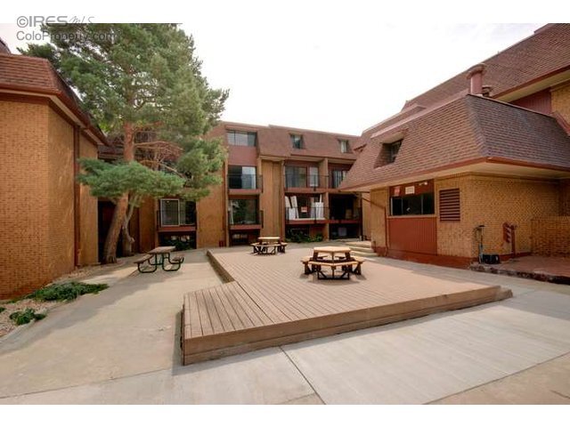 Primary Photo - 1200 College Ave
