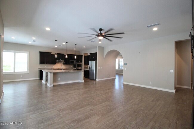 Building Photo - 10463 E Sanger Ave