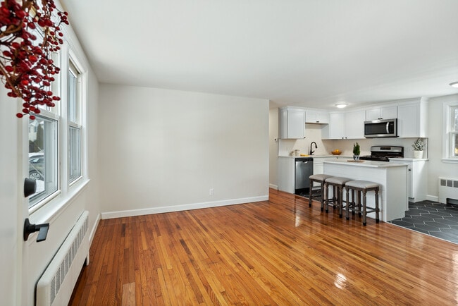 Building Photo - 13 Genetti St