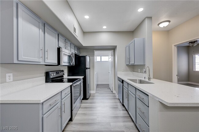 Building Photo - 2615 W Gary Ave