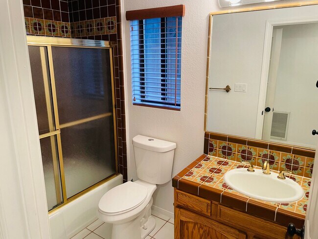 Building Photo - Village of Oak Creek