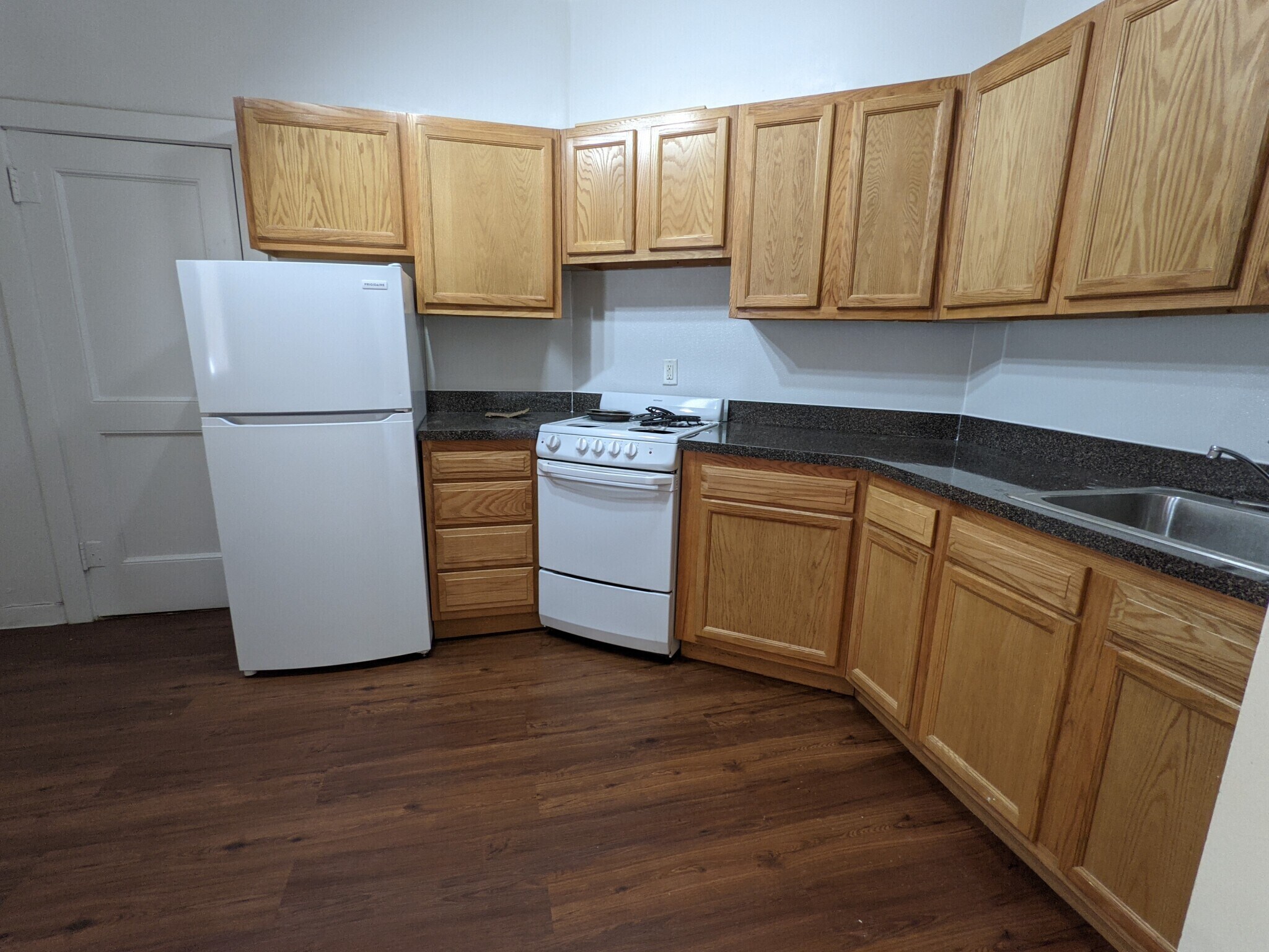 Building Photo - 1595 Beacon St