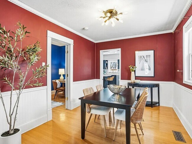 Building Photo - 3 bedroom house in Cherokee Park St. Paul