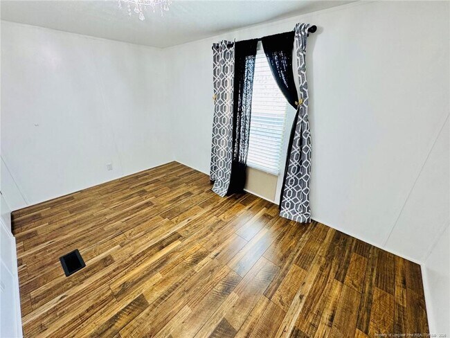 Building Photo - 1992 Henry Hammond Rd