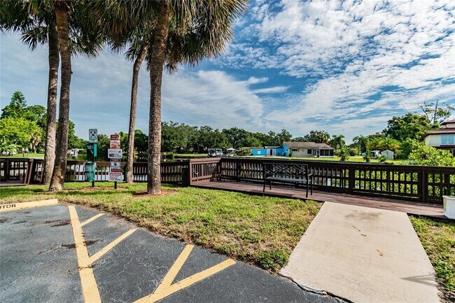 Building Photo - 9001 Tudor Dr