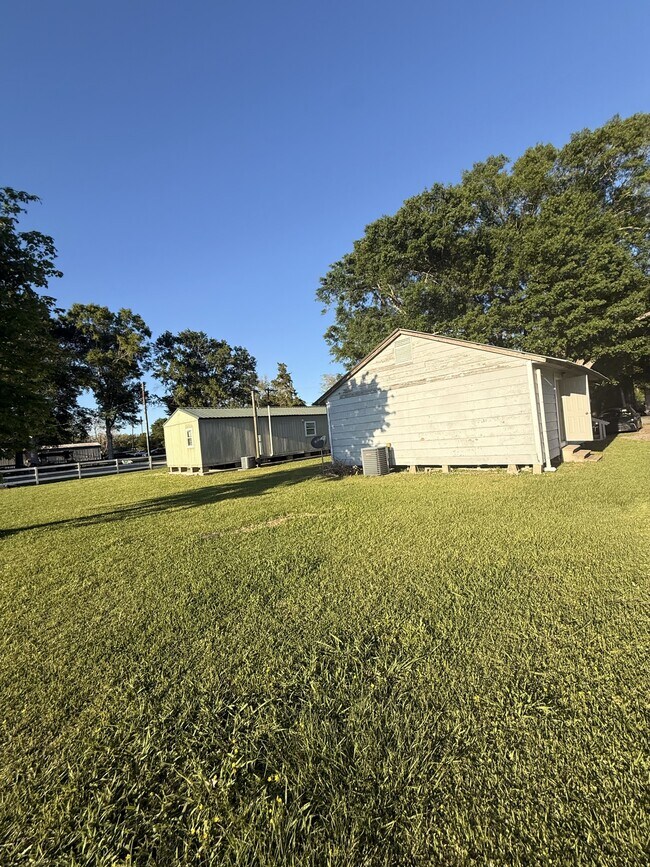 Building Photo - 708 East St