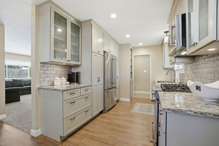 Building Photo - 4657 Brenda Cir