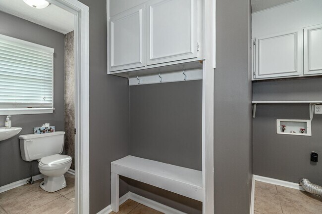 Building Photo - Beautiful and Updated 5 Bedroom Home