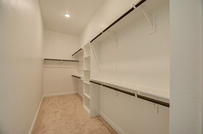 Building Photo - 6015 Marsh Lk Ct