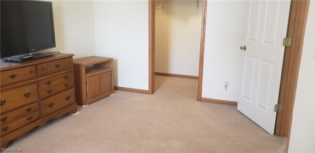 Building Photo - 15032 Woodsong Dr