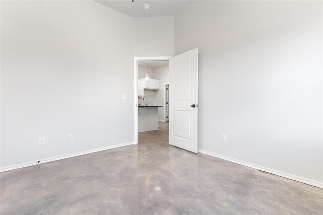 Building Photo - 2325 SW 90th Pl