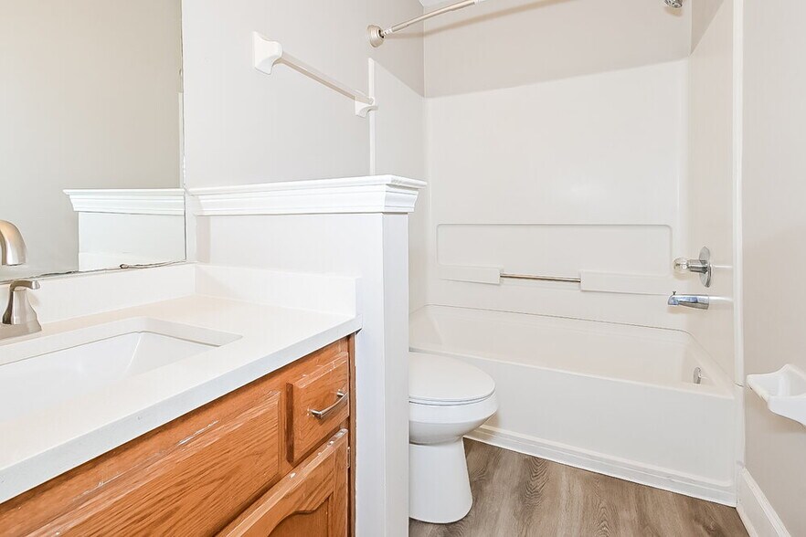 Building Photo - 1483 S Goodlett Grove Cove