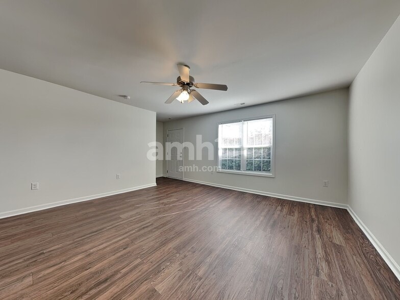 Building Photo - 67 Wolf Creek Ln