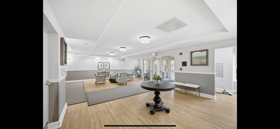 Building Photo - 390 W Mahogany Ct