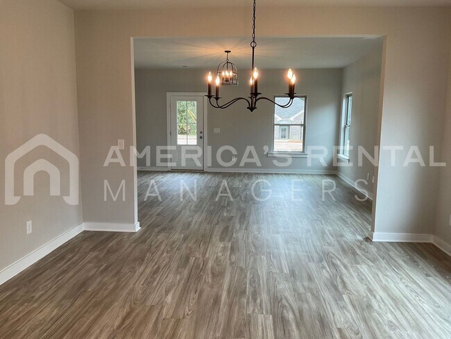 Building Photo - Home for Rent in Weaver AL! Available to View Now!!!