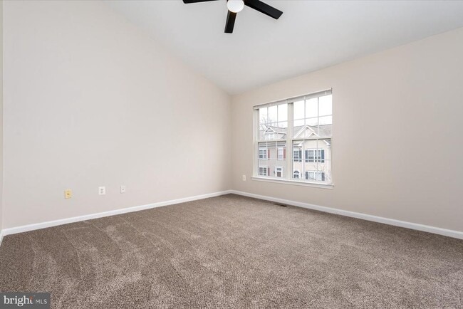 Building Photo - 77 Harbour Heights Dr