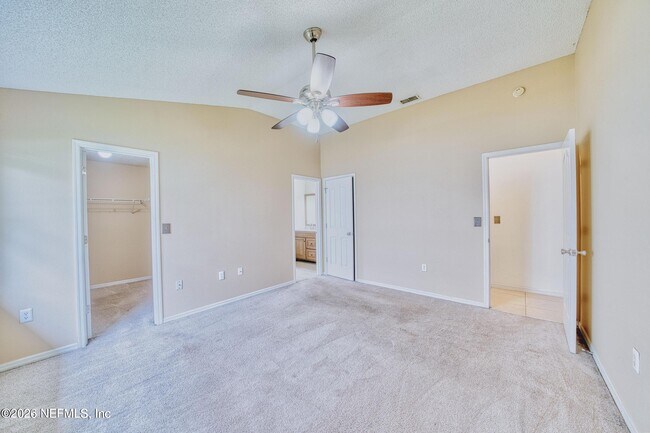 Building Photo - 5628 Loma Vista Dr W