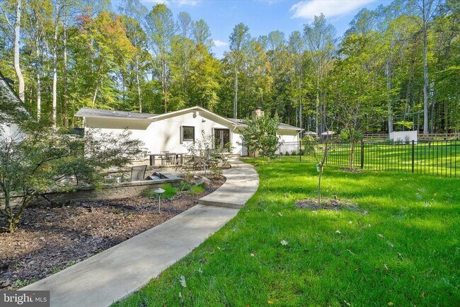 Building Photo - 7511 Willowbrook Rd