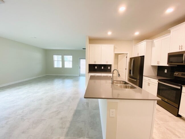 Building Photo - Awesome House for Rent